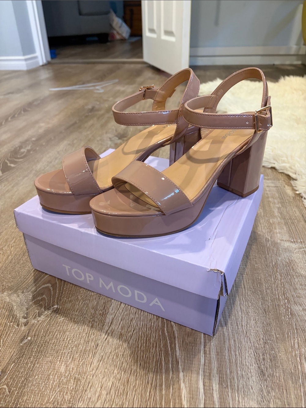 TOP Moda Nude Patent Platform Block Heel Sandals
